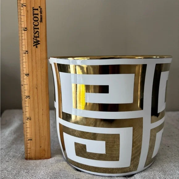 Gold and White Geometric Planter - Picture 3 of 8